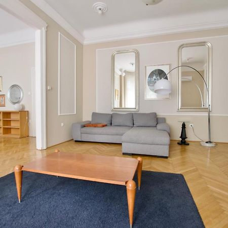 Standard Apartment By Hi5 - Kecskemeti Street Suite Budapest Exterior photo