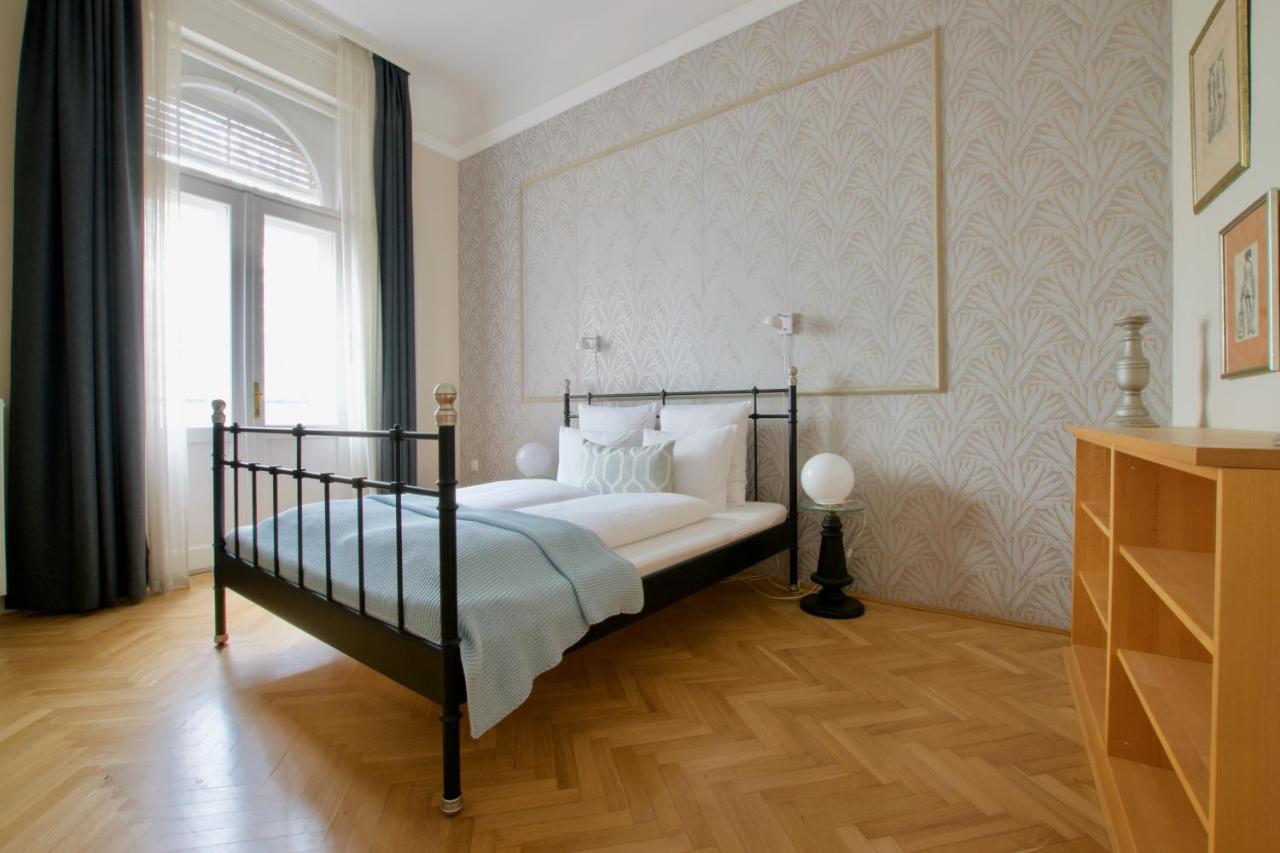 Standard Apartment By Hi5 - Kecskemeti Street Suite Budapest Exterior photo